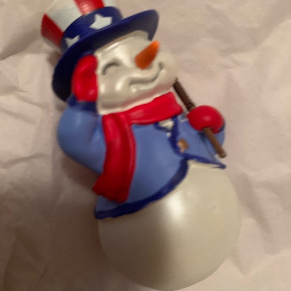HALLMARK HOLIDAY ORNAMENT COLLECTION 2012 THE PATRIOTIC SNOWMAN NEVER USED - Picture 7 of 17